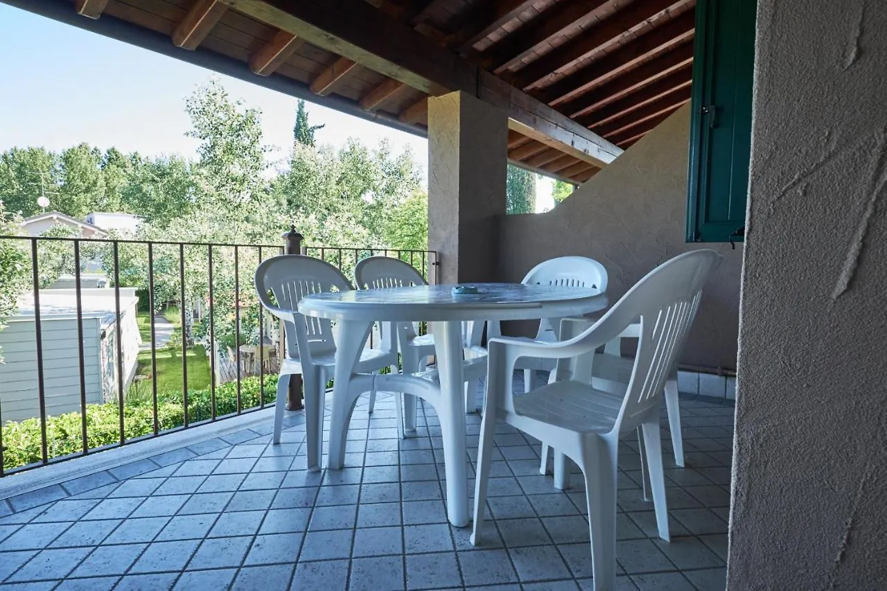 *** Apart-hotel Villaggio Turistico Lugana Marina Sirmione Itália