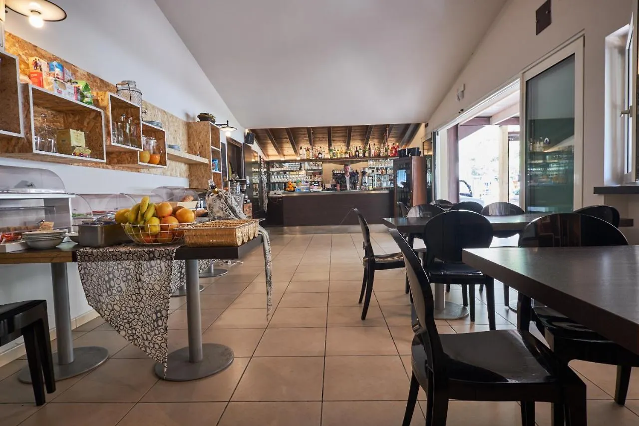 Villaggio Turistico Lugana Marina Sirmione 3*,  Itália