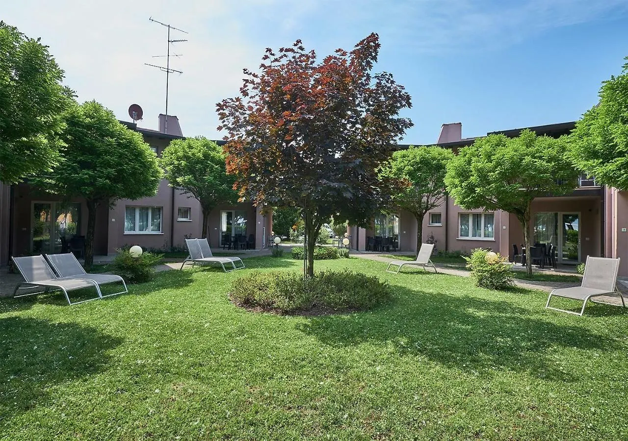 Villaggio Turistico Lugana Marina Sirmione Aparthotel