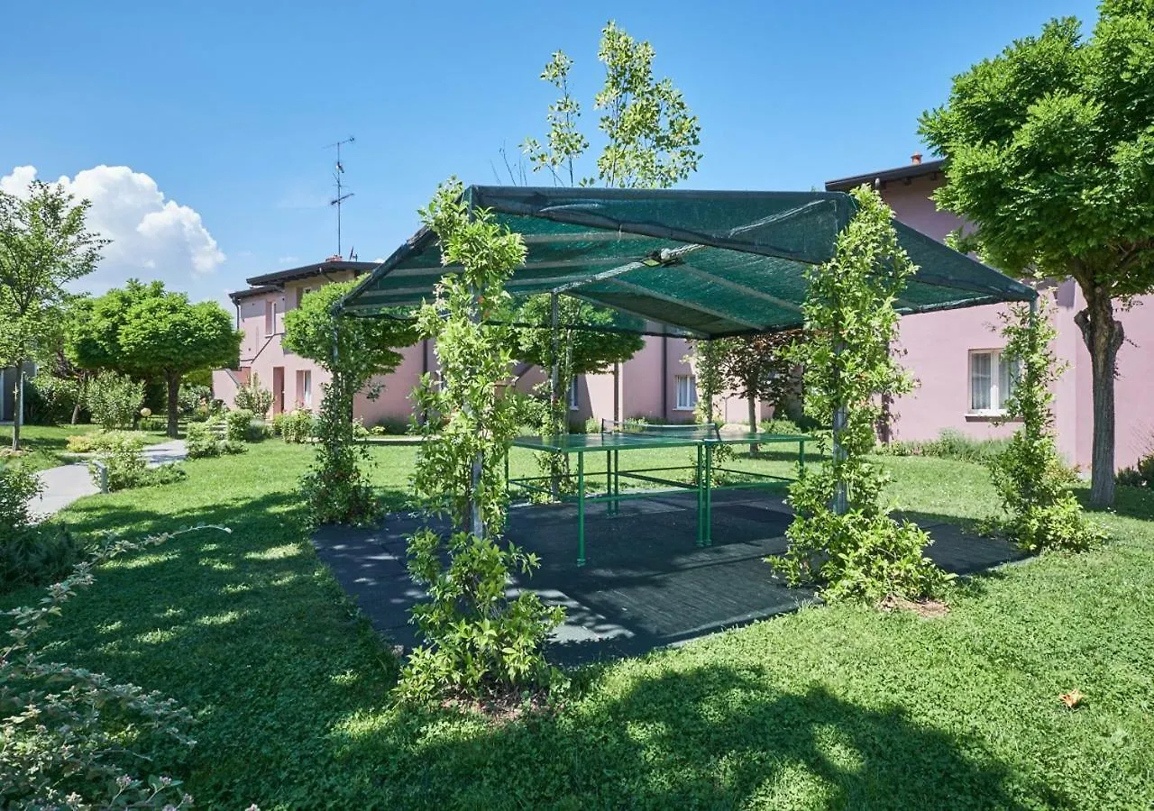 Villaggio Turistico Lugana Marina Sirmione Aparthotel
